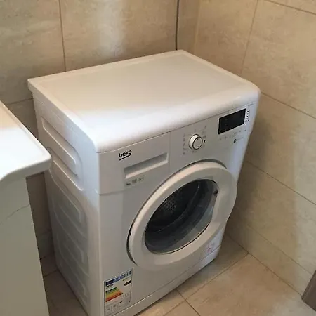 Maxx Aparts Summerland Sunwaves *