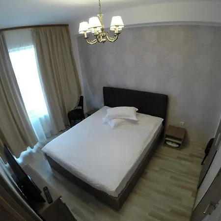 Maxx Aparts Summerland Sunwaves *