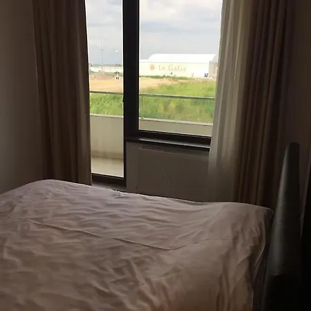 Maxx Aparts Summerland Sunwaves Mamaia