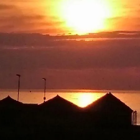 Maxx Aparts Summerland Sunwaves Apartment Mamaia
