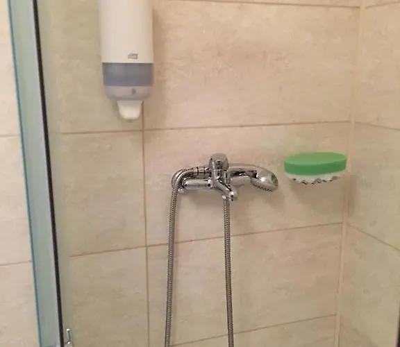 Maxx Aparts Summerland Sunwaves *