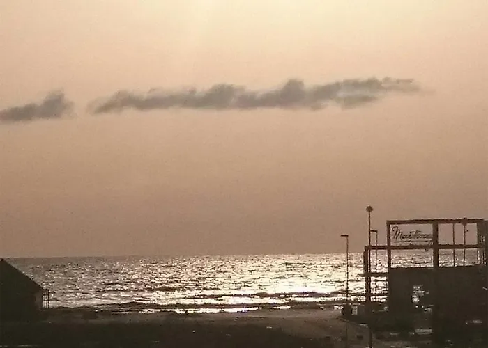 Maxx Aparts Summerland Sunwaves Daire